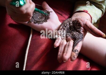 30+ Henna Tattoo Kit Stock Videos and Royalty-Free Footage - iStock