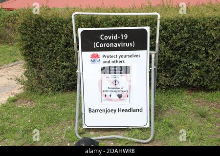 Covid-19 (coronavirus) social distancing sign at Barrenjoey Headland, Palm Beach, Sydney, NSW, Australia. Stock Photo