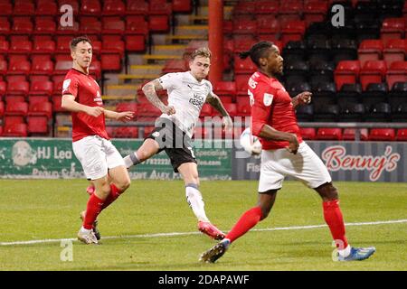 CREWE, ENGLAND. NOVEMBER 14TH Peterboroughs Sammie Szmodics has a shot in the second half during the Sky Bet League 1 match between Crewe Alexandra and Peterborough at Alexandra Stadium, Crewe on Saturday 14th November 2020. (Credit: Chris Donnelly | MI News) Credit: MI News & Sport /Alamy Live News Stock Photo