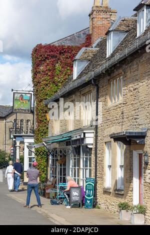 Bridge Street, Bampton, Oxfordshire, England, United Kingdom Stock Photo