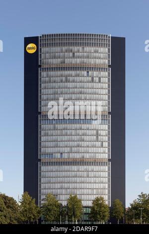 Arag Tower Insurance Headquarters Arag Architect Norman Foster Morsenbroich Dusseldorf Rhineland North Rhine Westphalia Stock Photo Alamy