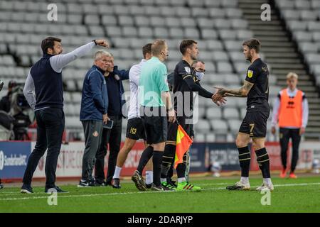 SUNDERLAND, ENGLAND. NOVEMBER 14TH Substitution, Ben Gladwin is replaced by Baily Cargill during the Sky Bet League 1 match between Sunderland and MK Dons at the Stadium Of Light, Sunderland on Saturday 14th November 2020. (Credit: Trevor Wilkinson | MI News) Credit: MI News & Sport /Alamy Live News Stock Photo