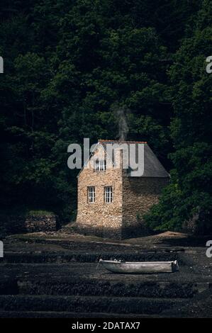 Boat House on the Belon River at Port du Bélon, famous for its Oyster Beds. Finistere, Bretagne, Brittany, France, Europe Stock Photo