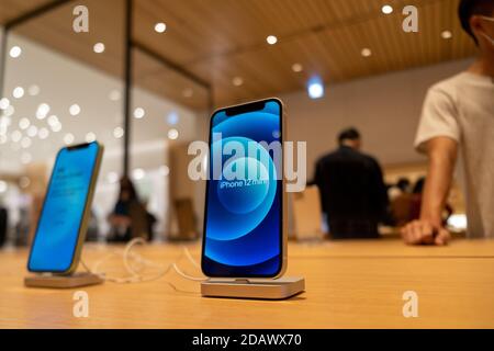 Apple iPhone 12 mini Stock Photo - Alamy