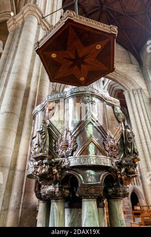 The Art Nouveau pulpit in bronze on marble columns,  Ripon Cathedral, Ripon, North Yorkshire, England, UK Stock Photo