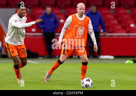AMSTERDAM, NETHERLANDS - NOVEMBER 15: Denzel Dumfries of the Netherlands, Davy Klaassen of The Netherlands during the UEFA Nations League match between Netherlands and Bosnia and Herzegovina at Johan Cruijff Arena on november 15, 2020 in Amsterdam, Netherlands (Photo by Marcel ter Bals/Orange Pictures) Stock Photo