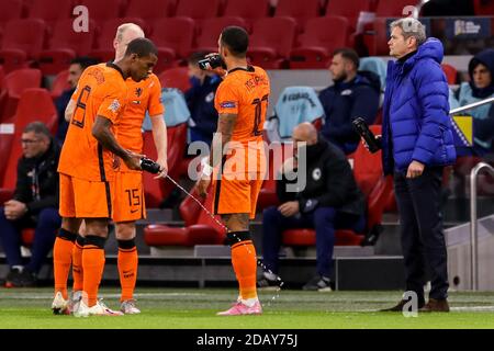 AMSTERDAM, NETHERLANDS - NOVEMBER 15: Georginio Wijnaldum of the Netherlands, Memphis Depay of the Netherlands during the UEFA Nations League match between Netherlands and Bosnia and Herzegovina at Johan Cruijff Arena on november 15, 2020 in Amsterdam, Netherlands (Photo by Marcel ter Bals/Orange Pictures) Stock Photo