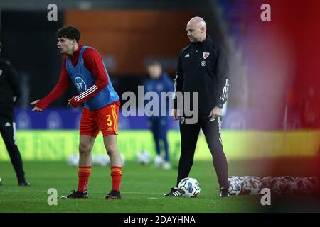 Cardiff, UK. 15th Nov, 2020. Rob Page, the caretaker manager/coach of Wales and Neco Williams of Wales (l) during the pre-match warm up. UEFA Nations league, group H match, Wales v Republic of Ireland at the Cardiff city stadium in Cardiff, South Wales on Sunday 15th November 2020. Editorial use only. pic by Andrew Orchard/Andrew Orchard sports photography/Alamy Live News Credit: Andrew Orchard sports photography/Alamy Live News Stock Photo