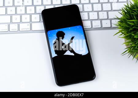 Amazon Kindle app logo on a smartphone screen. Stock Photo
