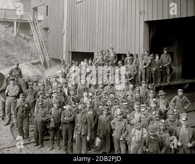 Breaker boys, Woodward coal breakers, Kingston, Pa. Stock Photo