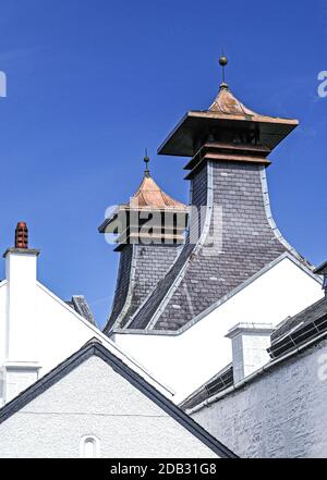 Set in splendid mountain scenery at the heart of the Cairngorm National Park, Dalwhinnie is the highest distillery in Scotland at 1164 feet above sea Stock Photo