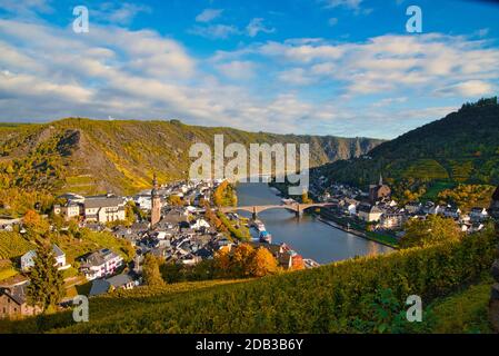 Wine landscape near Cochem and Leiwen on the Moselle Stock Photo