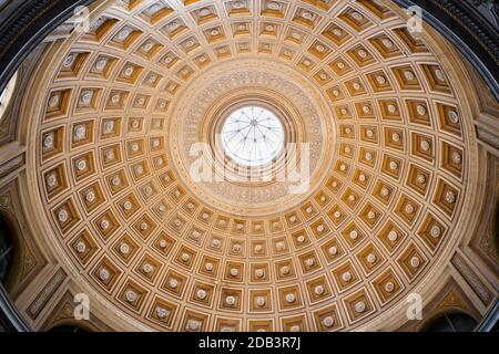Round Hall hemispherical vault in Pio Clementino museum, Vatican Museums, Rome, Italy Stock Photo