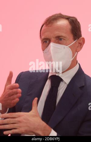 November 16, 2020: 16 November 2020 ( Malaga) The La Malagueta Cultural Centre has inaugurated a new cycle on sport, 'Fever in the stands', which has been attended by Emilio ButragueÃ±o The former footballer, Emilio ButragueÃ±o has participated in a meeting dedicated to studying the sport, and more specifically football, as a machine to generate emotions and memories with his former costume partner and former Real Madrid player Miguel Pardeza who together formed the Quinta del Buitre. Credit: Lorenzo Carnero/ZUMA Wire/Ģ����ý Live News Stock Photo