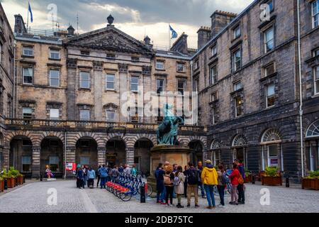 The historic Edinburgh City Chambers with the famous statue of Alexander and Bucephalus Stock Photo