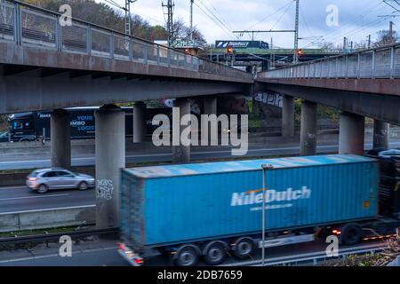 The motorway junction Kaiserberg, motorway A40, Ruhrschnellweg, crosses the A3, bridge landscape, motorway bridges and railway bridges, called Spagett Stock Photo