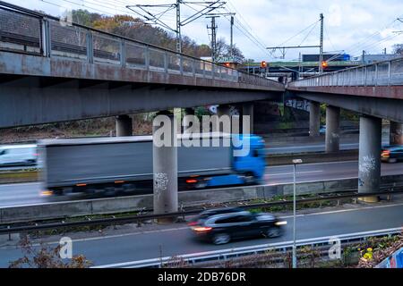 The motorway junction Kaiserberg, motorway A40, Ruhrschnellweg, crosses the A3, bridge landscape, motorway bridges and railway bridges, called Spagett Stock Photo