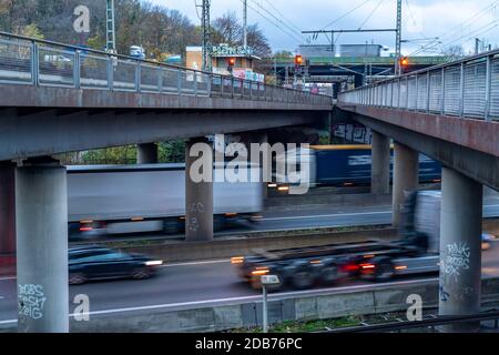 The motorway junction Kaiserberg, motorway A40, Ruhrschnellweg, crosses the A3, bridge landscape, motorway bridges and railway bridges, called Spagett Stock Photo