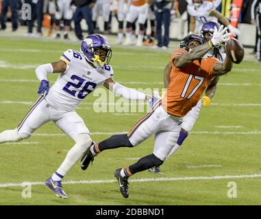 Minnesota Vikings vs. Chicago Bears Stock Photo - Alamy