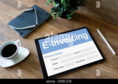 E-invoicing, Online banking and payment. Technology and business concept Stock Photo