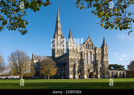 West front of Salisbury cathedral in afternoon autumn sunlight, Salisbury, Wiltshire, England, United Kingdom, Europe Stock Photo
