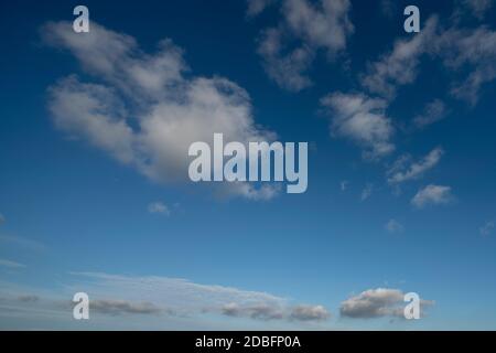 Schönwetterwolken, Wolken, blauer Himmel Stock Photo
