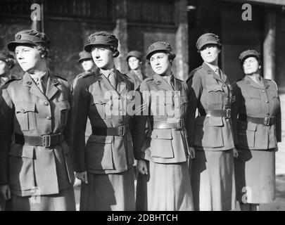 Uniformed members of the English Women's War Auxiliary Service at a parade in London. (undated photo) Stock Photo