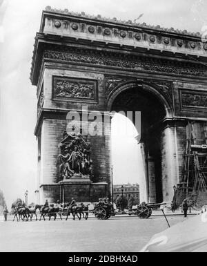Wehrmacht at the Arc de Triomphe, 1940 Stock Photo - Alamy