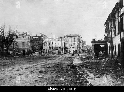 Destruction in San Dona di Piave from the fighting during the German-Austrian October offensive that started the twelfth battle of the Isonzo. Stock Photo