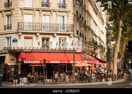 Exterior of Cafe Le Dome Brasserie, Paris, Ile-de-France, France, Europe Stock Photo