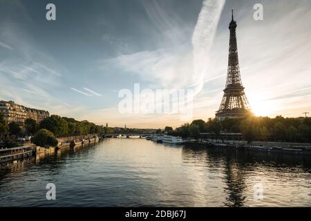 Eiffel Tower and River Seine at dawn, Paris, Ile-de-France, France, Europe Stock Photo