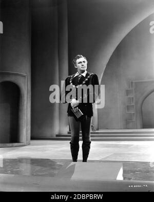 JACK BENNY as Hamlet in TO BE OR NOT TO BE 1942 director ERNST LUBITSCH original story Melchior Lengyel screenplay Edwin Justus Mayer presenter Alexander Korda Romaine Film Corporation / United Artists Stock Photo