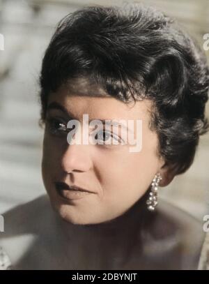 Inge Wolffberg, deutsche Schauspielerin, Kabarettistin und Synchronsprecherin, Deutschland 1950er Jahre. German actress, cabaret artist and dubbing actress Inge Wolffberg, Germany 1950s. Stock Photo