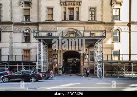 The Dakota Apartments Archway. Historic Landmark Building in Manhattan. Home of John Lennon. New York City, USA Stock Photo