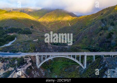 Rocky Creek Bridge, spandrel arch bridge in California, Big Sur in Monterey County, USA Stock Photo