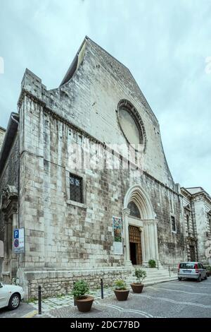 SULMONA, ITALY - september 27 2020: cityscape with main facade of 'S.Francesco della Scarpa' church at historical town, shot in bright cloudy light  o Stock Photo