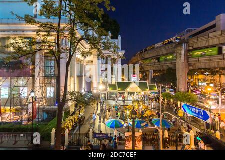 Many Thais offer prayers at the popular Erawan Shrine in Bangkok, Thailand Stock Photo