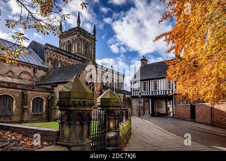 Castle gatehouse and St Mary de Castro church in autumn, Leicester Stock Photo