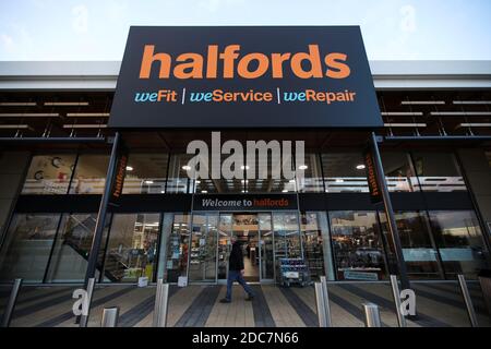 Halfords store front Stock Photo - Alamy