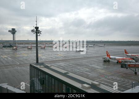 01.11.2020, Schoenefeld, Brandenburg, Germany - View of the apron from the visitor terrace of Berlin Brandenburg Airport BER. Aircraft of the airline Stock Photo
