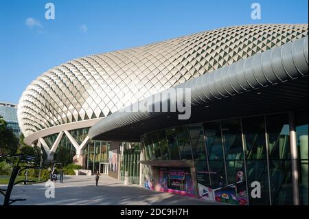 '05.01.2020, Singapore, , Singapore - View of the Esplanade Theatres (Theatres on the Bay), a cultural center on the Singapore River in Marina Bay. Th Stock Photo