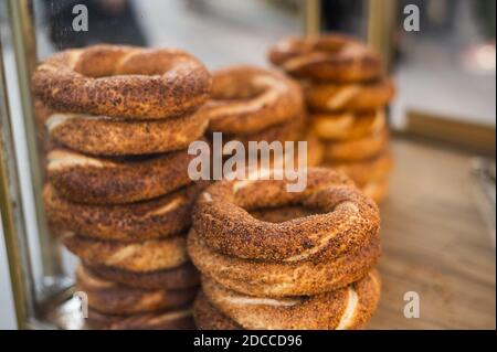 Street wagon in Turkey selling simit, a traditional Turkish street food. Stock Photo