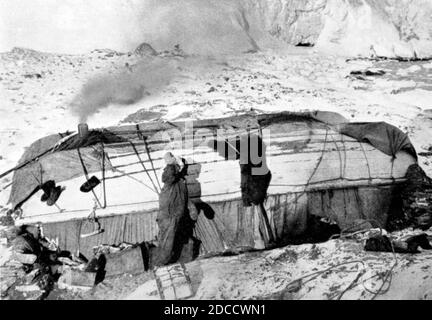 Elephant Island, Castaways Living Quarters, 1916 Stock Photo - Alamy