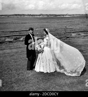 Newlyweds JFK and Jackie, 1953 Stock Photo