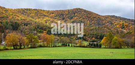 Colorful autumn mountain range at Hiawassee near Lake Chatuge in the North Georgia Mountains. (USA) Stock Photo