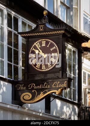 ROYAL TUNBRIDGE WELLS, KENT, UK - SEPTEMBER 15, 2019:  Clock at the The pantiles - a pretty Georgian colonnade and now a popular tourist attraction Stock Photo