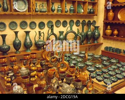 Turquie Faience Porcelaine Et Poterie De Avanos En Cappadoce Stock Photo Alamy