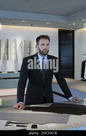 Savile Row tailor at Kilgour bespoke suit Stock Photo - Alamy