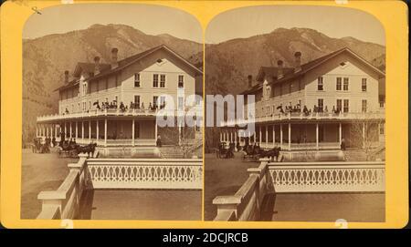 Manitou House, Manitou, Colorado. Showing the summit of Pike's Peak, ten miles distant., still image, Stereographs, 1850 - 1930, Gurnsey, B. H. (Byron H.) (1833-1880 Stock Photo