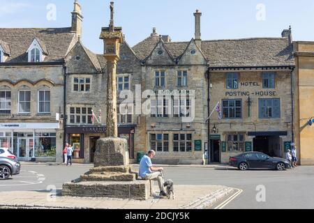 Ancient Market Cross, Market Square, Stow-on-the-Wold, Gloucestershire, England, United Kingdom Stock Photo